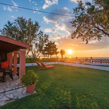 Yiannitsis - Sunset By The Sea, Acharavi Holiday home