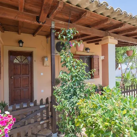 Yiannitsis - Sunset By The Sea, Acharavi Feriehus