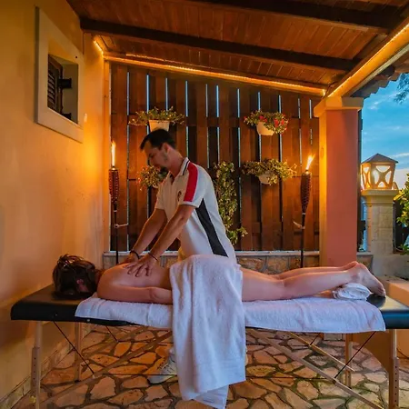 Feriehus Yiannitsis - Sunset By The Sea, Acharavi *