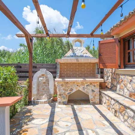 Yiannitsis - Sunset By The Sea, Acharavi Feriehus *