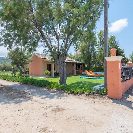 Yiannitsis - Sunset By The Sea, Acharavi Feriehus *