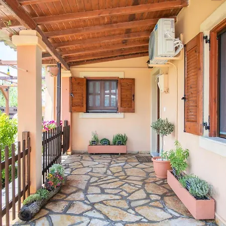 Feriehus Yiannitsis - Sunset By The Sea, Acharavi *