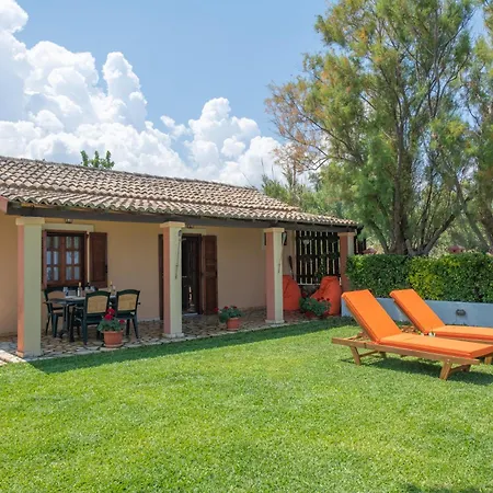 Feriehus Yiannitsis - Sunset By The Sea, Acharavi *